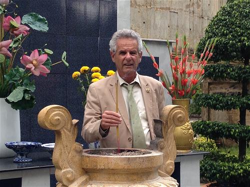 DB Alan Lowenthal